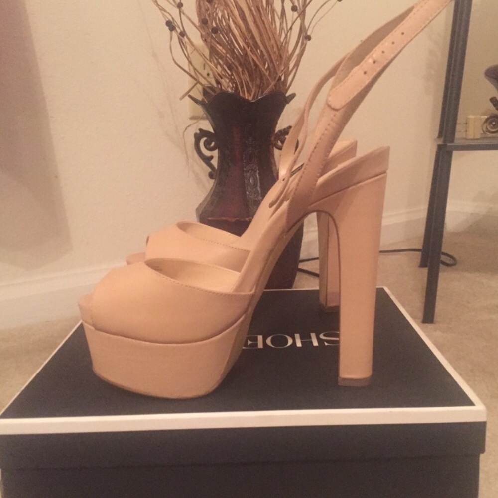 Shoemint Nude Pumps